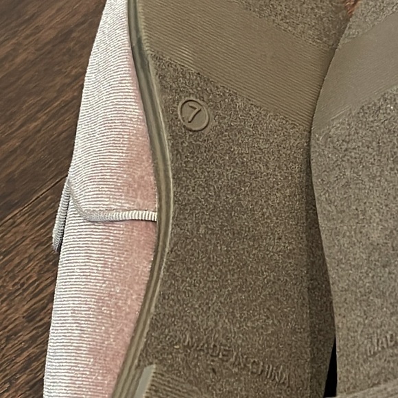 GAP Women’s Slip On Shoes Size 7 - Picture 6 of 6